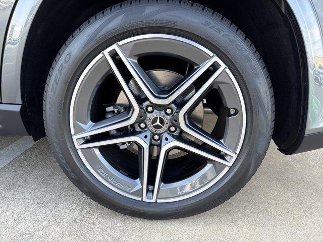 Photo of 2026 Gray Metallic Mercedes-Benz GLS 450