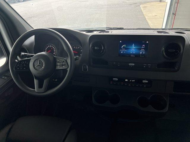 Photo of 2024 Arctic White Mercedes-Benz Sprinter 2500