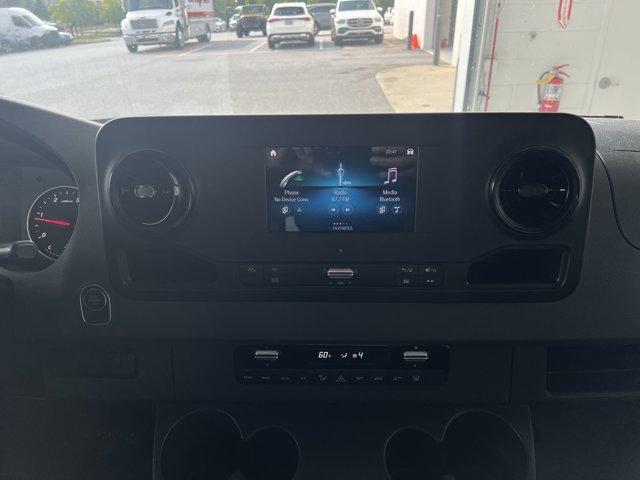 Photo of 2024 Arctic White Mercedes-Benz Sprinter 2500