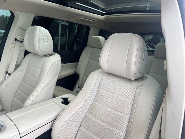Photo of 2021 Black Mercedes-Benz GLS 450