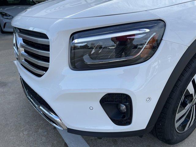 Photo of 2025 Polar White Mercedes-Benz GLB 250