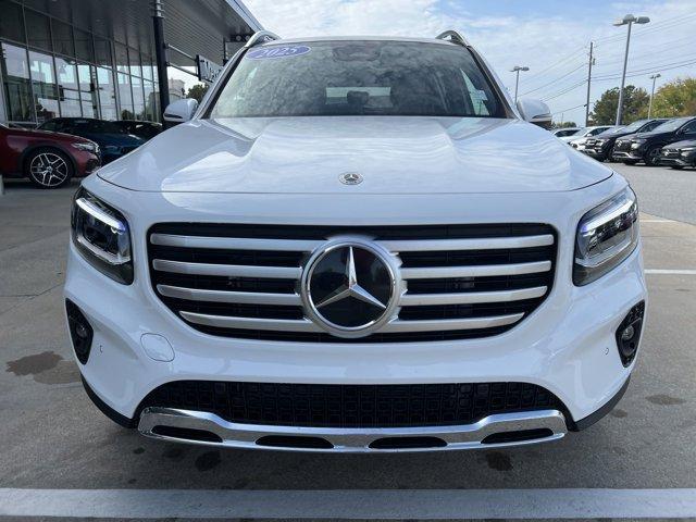 Photo of 2025 Polar White Mercedes-Benz GLB 250