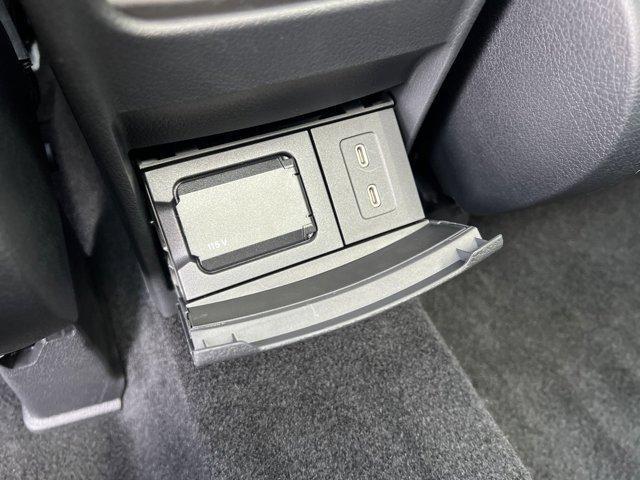 Photo of 2025 Polar White Mercedes-Benz GLB 250