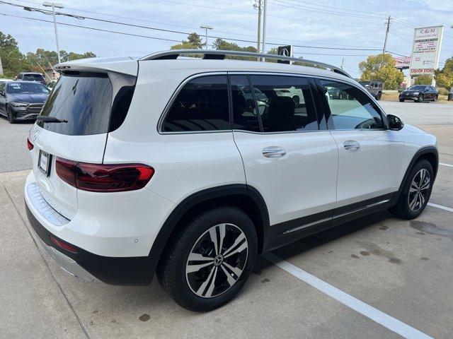 Photo of 2025 Polar White Mercedes-Benz GLB 250