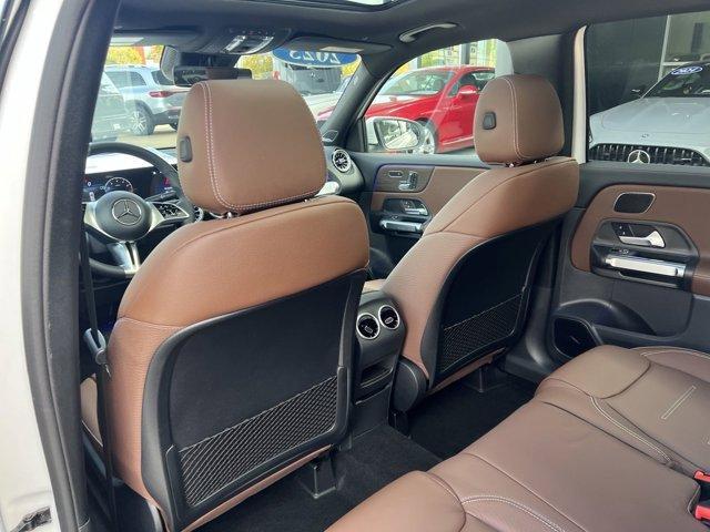 Photo of 2025 Polar White Mercedes-Benz GLB 250