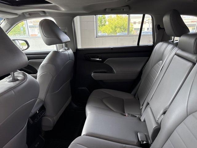 Photo of 2023 Magnetic Gray Metallic Toyota Highlander