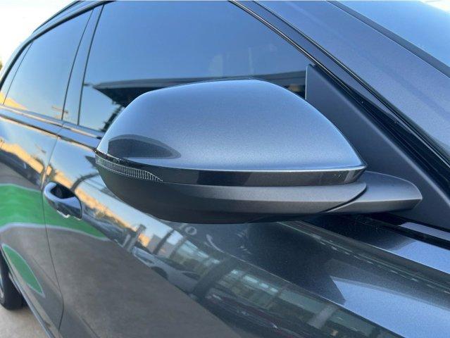 Photo of 2024 Daytona Gray Pearl Effect Audi Q8