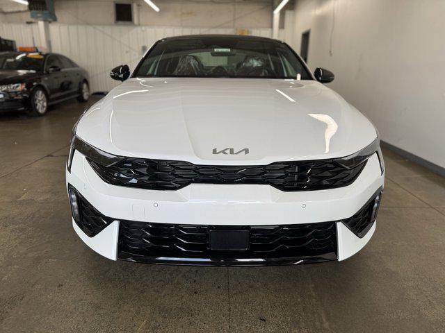 Photo of 2026 Snow White Pearl Kia K5