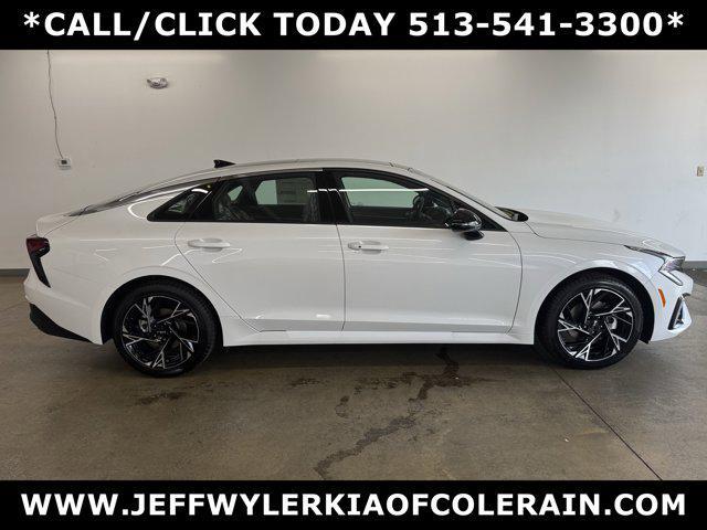 Photo of 2026 Snow White Pearl Kia K5