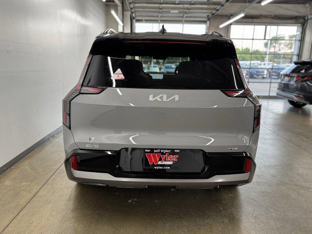 Photo of 2026 Gray Kia EV9