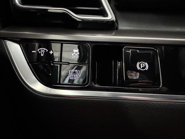 Photo of 2025 Snow White Kia Sportage Hybrid
