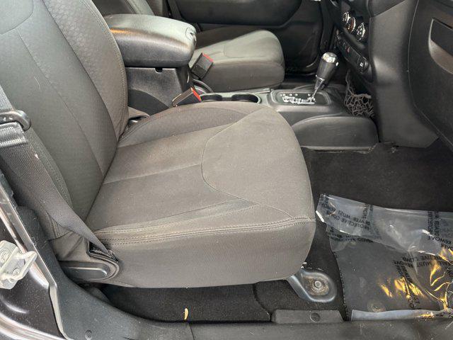 Photo of 2016 Granite Crystal Metallic Clearcoat Jeep Wrangler Unlimited