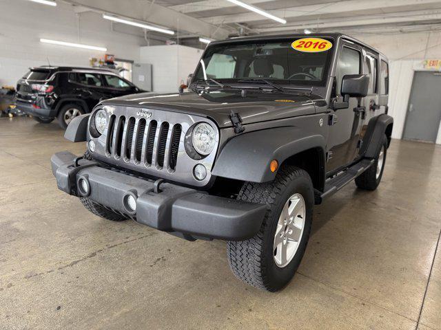 Photo of 2016 Granite Crystal Metallic Clearcoat Jeep Wrangler Unlimited