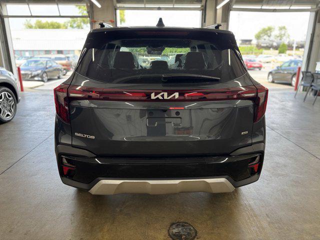 Photo of 2026 Gray Kia Seltos