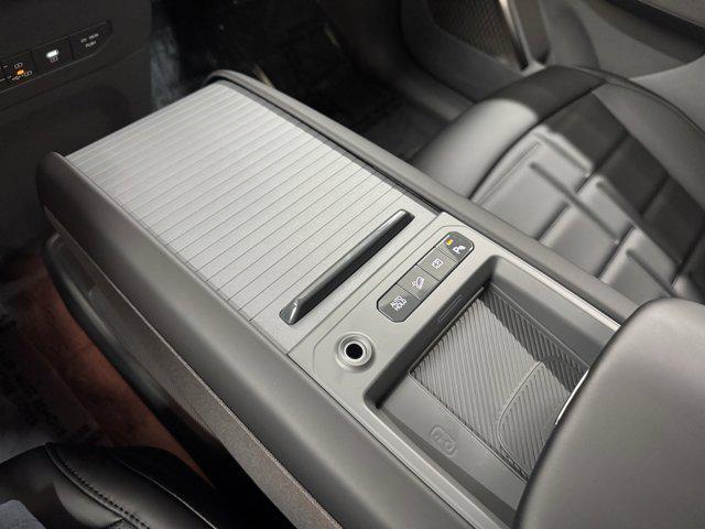 Photo of 2026 Glacial White Pearl Kia EV9