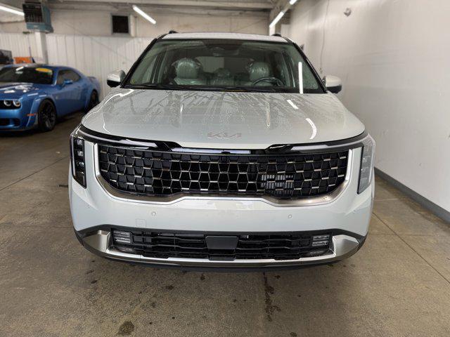 Photo of 2026 Ivory Kia Carnival Hybrid