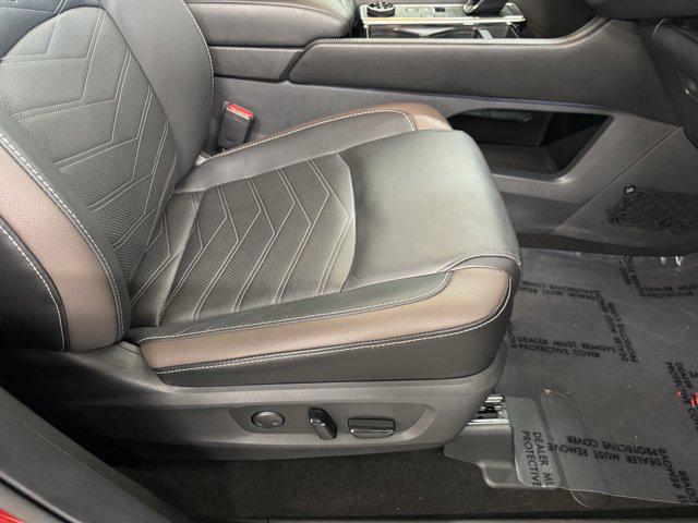 Photo of 2023 Scarlet Ember Tintcoat Nissan Pathfinder