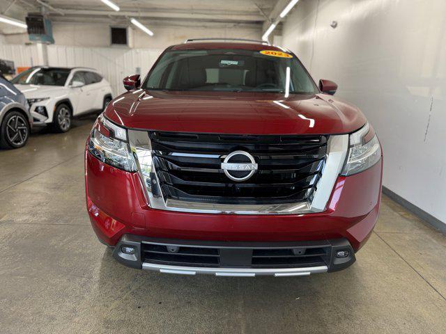 Photo of 2023 Scarlet Ember Tintcoat Nissan Pathfinder