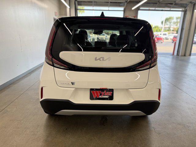 Photo of 2025 Clear White Kia Soul