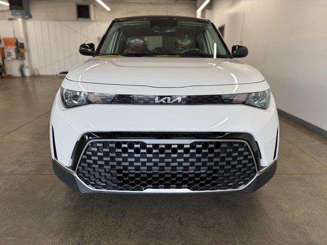 Photo of 2025 Clear White Kia Soul