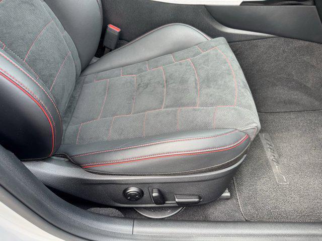Photo of 2023 Ceramic Silver Kia Stinger