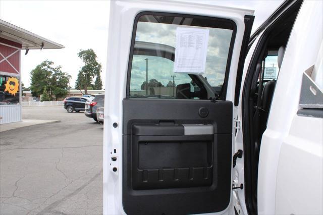 Photo of 2015 Oxford White Ford F-350