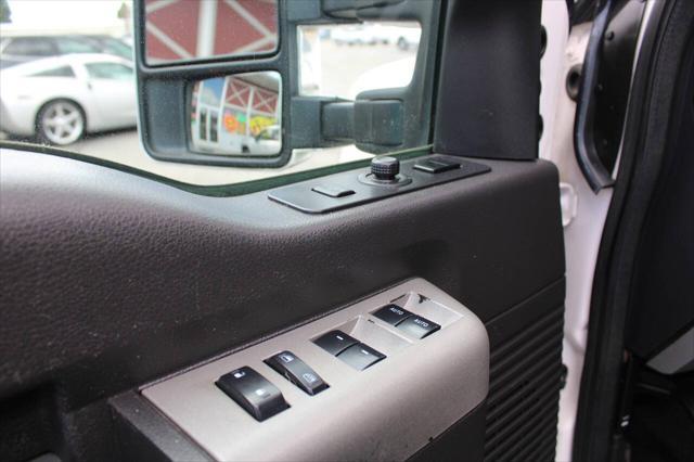 Photo of 2015 Oxford White Ford F-350