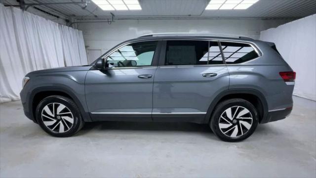 Photo of 2024 Platinum Gray Metallic Volkswagen Atlas