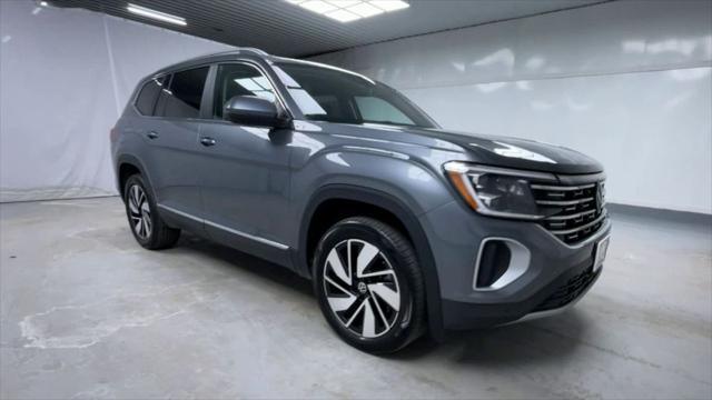 Photo of 2024 Platinum Gray Metallic Volkswagen Atlas