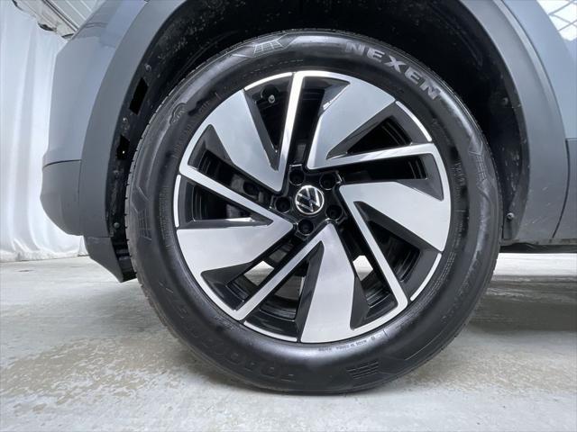 Photo of 2024 Platinum Gray Metallic Volkswagen Atlas