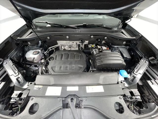 Photo of 2024 Platinum Gray Metallic Volkswagen Atlas