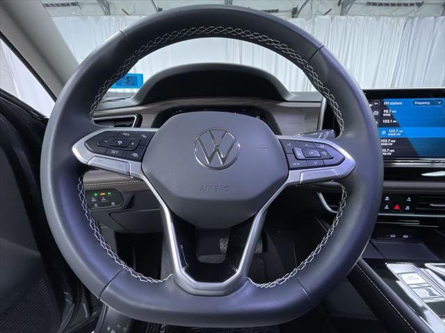 Photo of 2024 Platinum Gray Metallic Volkswagen Atlas