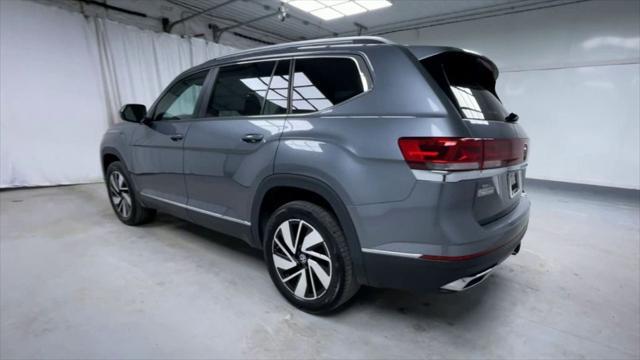 Photo of 2024 Platinum Gray Metallic Volkswagen Atlas