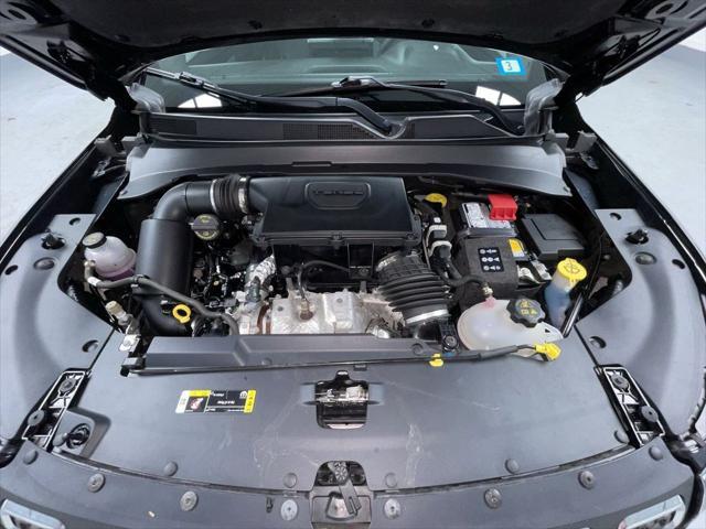 Photo of 2023 Diamond Black Crystal Pearlcoat Jeep Compass