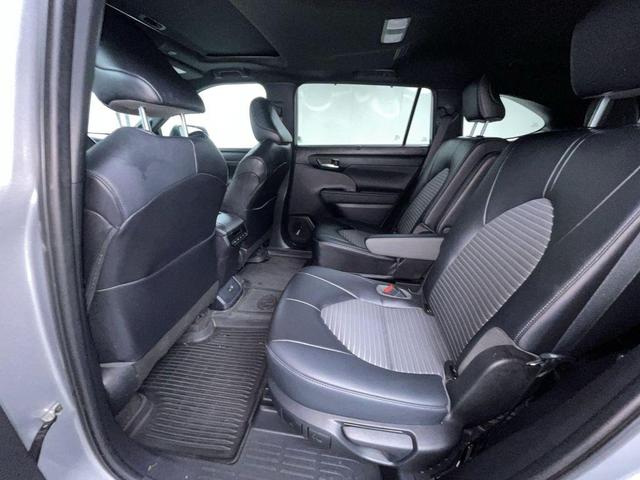 Photo of 2023 Celestial Silver Metallic Toyota Highlander