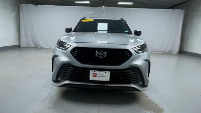 Photo of 2023 Celestial Silver Metallic Toyota Highlander