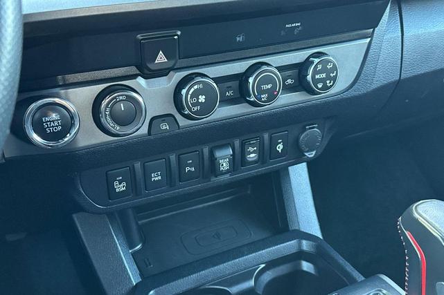 Photo of 2019 Super White Toyota Tacoma