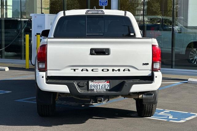 Photo of 2019 Super White Toyota Tacoma