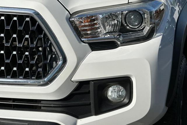 Photo of 2019 Super White Toyota Tacoma