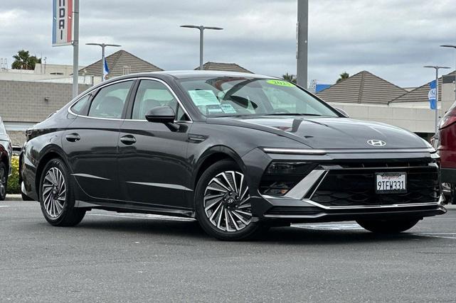 Photo of 2025 Portofino Gray Hyundai SONATA Hybrid