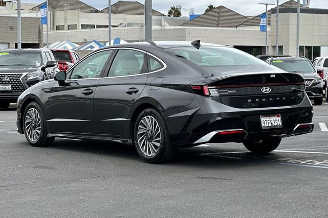 Photo of 2025 Portofino Gray Hyundai SONATA Hybrid
