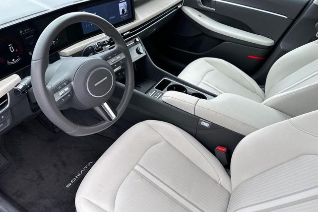 Photo of 2025 Portofino Gray Hyundai SONATA Hybrid