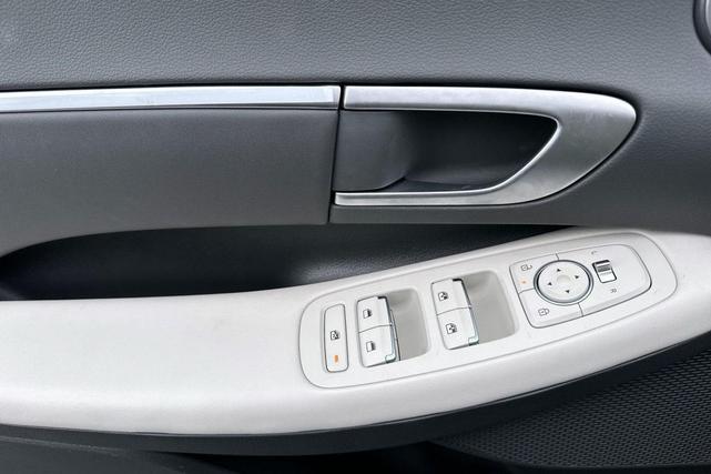 Photo of 2025 Portofino Gray Hyundai SONATA Hybrid