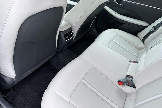 Photo of 2025 Portofino Gray Hyundai SONATA Hybrid
