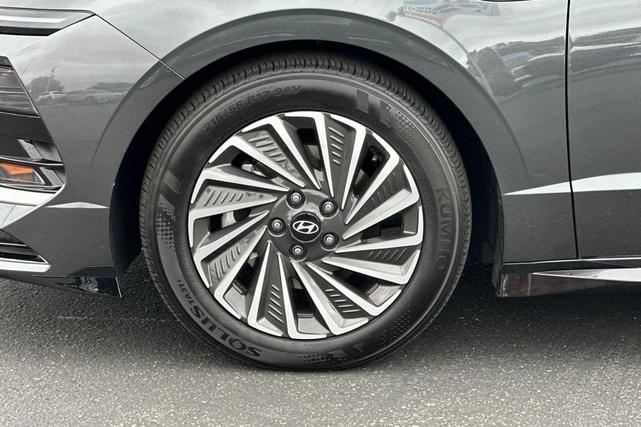 Photo of 2025 Portofino Gray Hyundai SONATA Hybrid