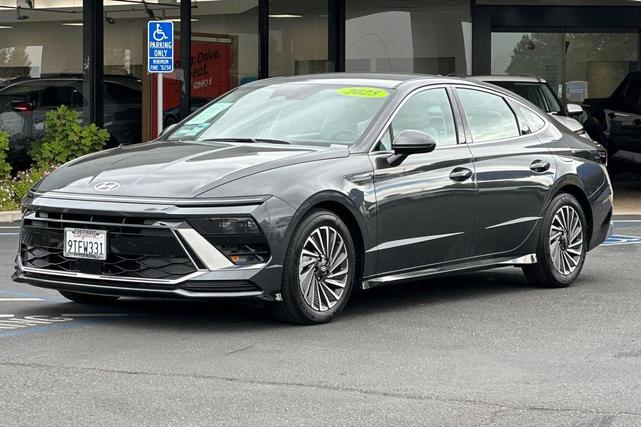 Photo of 2025 Portofino Gray Hyundai SONATA Hybrid