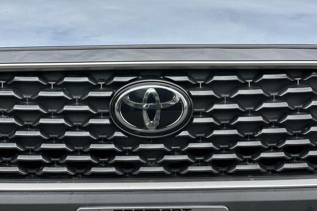 Photo of 2022 Celestite Toyota Corolla Cross