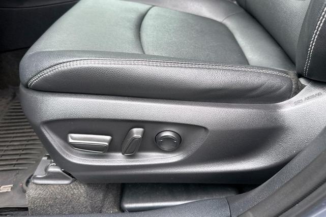 Photo of 2022 Celestite Toyota Corolla Cross