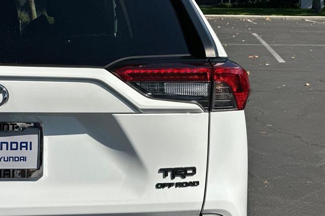 Photo of 2021 Blizzard Pearl Toyota RAV4