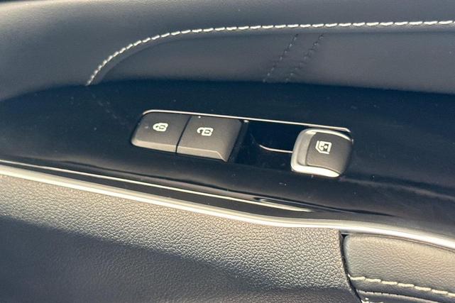 Photo of 2022 Gravity Grey Kia Sorento